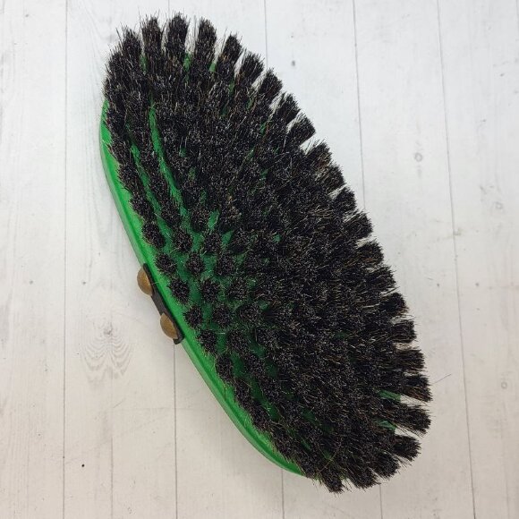 Щетка Keller для лошади с натуральной щетиной Щетка Keller для лошади с натуральной щетиной