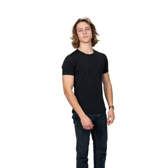 Футболка Tikima Caprera черная, L Футболка Tikima Caprera черная, L